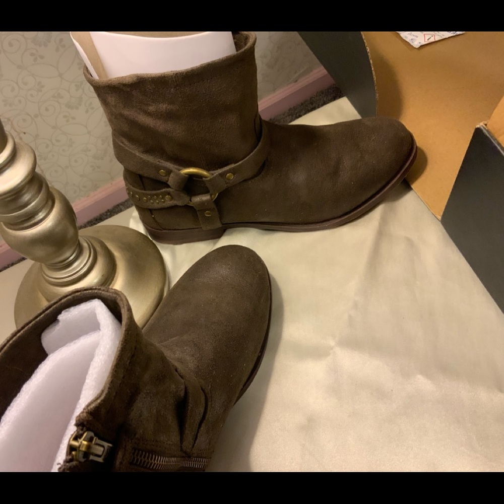 FRYE-ANKLE LEATHER BOOTS…TAN COLOR